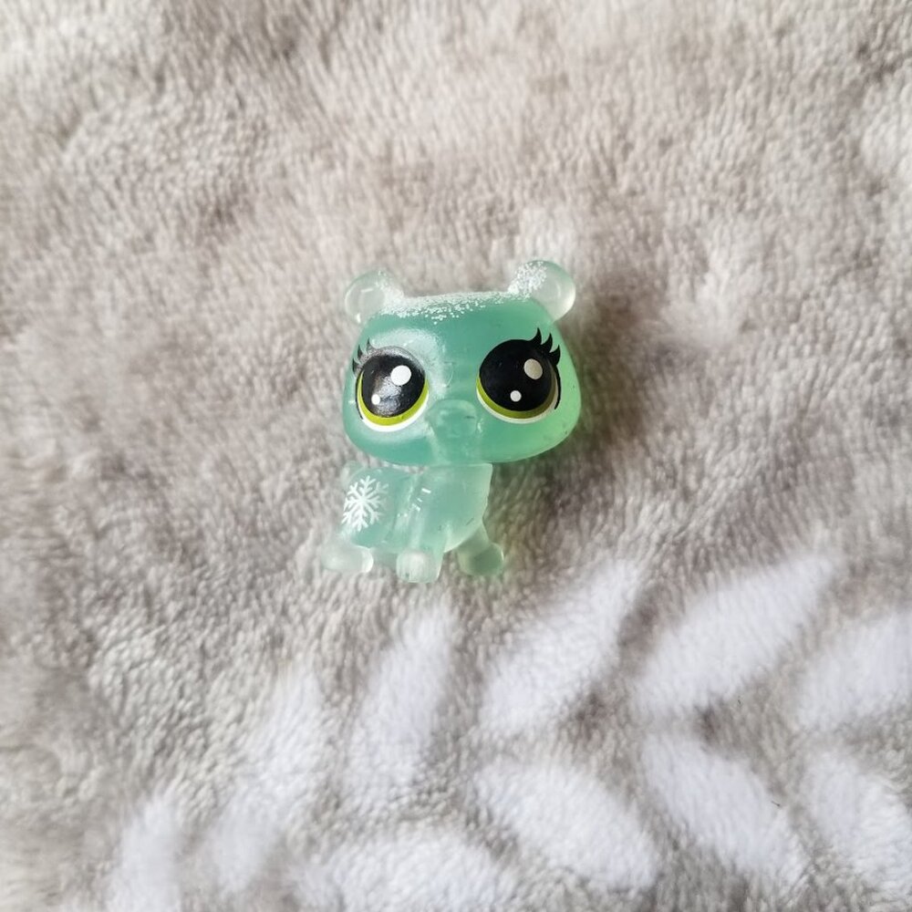 Littlest Pet Shop Polar Bear Blue White Mini Figure Frosted Wonderland